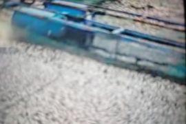 Angin kencang di Danau Maninjau Agam sebabkan lima ton ikan mati