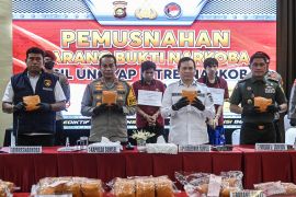 Pemusnahan 49kg sabu di Polda Sumatera Selatan Page 1 Small