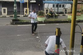 Dishub Bangka Selatan perbaiki fasilitas lalu lintas yang dirusak OTD