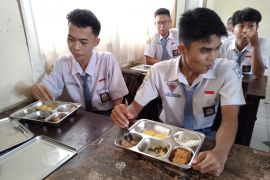 MBG di Mataram masih fokus pelajar belum sasar ibu hamil dan balita