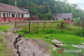 Cianjur bekerja sama dengan kementerian bangun sekolah rusak