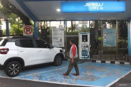 Simak kembali warta soal patroli siber, kesiapan SPKLU jelang mudik