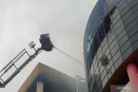 Tak ada ledakan dalam kebakaran Glodok Plaza Jakarta