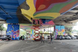 Pemkot Bandung mempercantik kolong Flyover Pasupati dengan mural