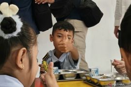 Wamen PPPA apresiasi pelaksanaan MBG di SPPG TNI AU di Malang