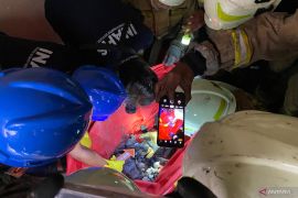 Kebakaran Glodok Plaza, dua jenazah kembali dievakuasi