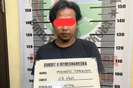 Polda Sumbar sita ratusan butir ekstasi dari tangan pengedar di Padang