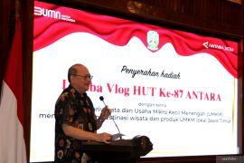 Penyerahan lomba vlog Antara