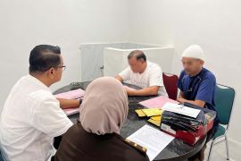 JPU Kejari Bireuen tahan dua tersangka kepemilikan pil ekstasi