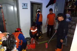 Pemkot Bandarlampung salurkan bantuan bagi korban banjir