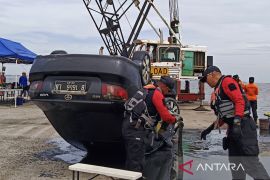 Polisi temukan mobil purnawirawan TNI yang tewas di Marunda