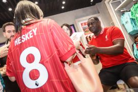 Emile Heskey temui penggemar di Surabaya