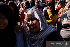 Unik, lomba menangis diikuti puluhan perempuan di Solo