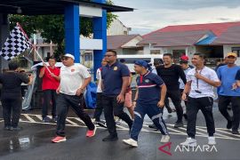 Imigrasi Batulicin pererat kebersamaan pegawai melalui jalan santai