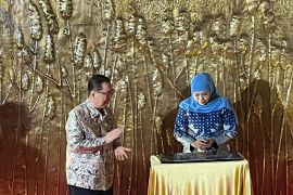 Khofifah dorong pelaku ekonomi Jatim berinvestasi di sektor MICE