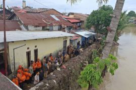 Pj Gubernur Lampung: Segera keruk sedimen di Sungai Way Belau