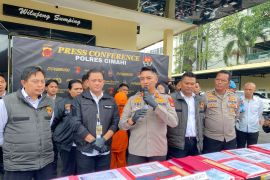 Polres Cimahi ungkap kasus arisan fiktif dengan kerugian capai Rp400 juta