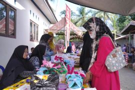 Camat Batumandi targetkan pasar lokal Desa Riwa semakin berkembang