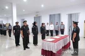 Kakanwil Kemenkum Babel lantik 5 pejabat non Manajerial