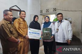 BPJS Ketenagakerjaan serahkan santunan kepada ahli waris anggota Tagana Dinsos PMD Babel