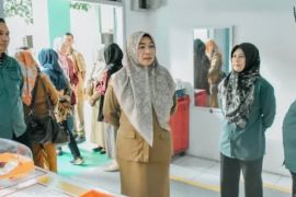 Disnakertrans Karawang: Perusahaan bisa laksanakan rekrutmen pekerja melalui tes ijon