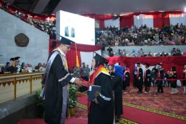 Kisah Kristin Maria Weya, raih prestasi akademik untuk kontribusi positif di kampung halaman