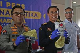 Operasi gabungan Bea Cukai dan Polri  berhasil menegah masuknya sabu-sabu dari Malaysia