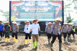 Pemprov Jatim apresiasi program tanam jagung Polri
