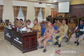 Pemkab-DPRK Teluk Wondama upayakan 424 honorer ikut seleksi PPPK