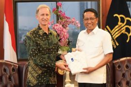 Menkumham  dukung 100 hari penegakan hukum dengan susun KUHAP baru