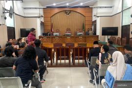 PN Jaksel tunda sidang praperadilan Hasto Kristiyanto menjadi tanggal 5 Februari 2025