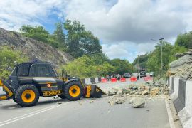 Polresta:jalan ring road Jayapura ditutup akibat longsor