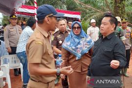 Pemkab Kotim tanggapi keluhan kerusakan jalan di Kampung Bangkirai