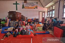BNPB: Pengungsian erupsi Gunung Ibu diperluas menjadi 12 lokasi