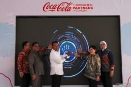 Peresmian PLTS atap CCEP Indonesia di Pasuruan