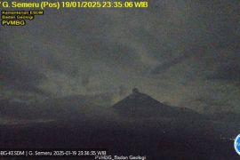 Gunung Semeru erupsi 22 kali dengan visual letusan tak teramati