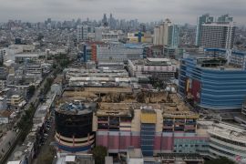 DKI kemarin, Wali Kota Jakbar diperiksa hingga MRT pakai GoPay lagi