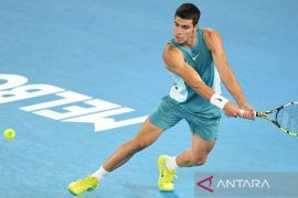 Meski kalah, Carlos Alcaraz merasa beruntung melawan Djokovic