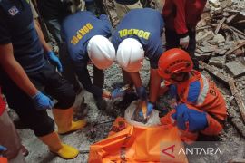 Dua kantong jenazah korban kebakaran kembali ditemukan di Glodok Plaza