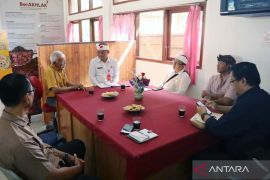 Pemkab Bangli berharap PT Songgolangit Persada beri solusi serbuan lalat di Kintamani