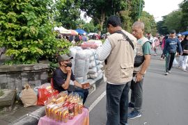 PKL di CFD Mataram mulai ditarik retribusi kebersihan