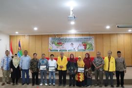 Anggota DPRD Kalsel Suripno sosialisasikan peraturan perundang-undangan kesehatan