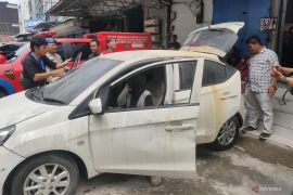 Mobil Oshima Yukari korban hilang kebakaran Glodok Plaza dibawa turun