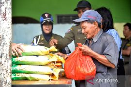 Pemkab Bangka Barat gelar pasar murah jelang Imlek