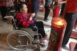 Tradisi sembahyang Sung Sien di klenteng Eng An Kiong
