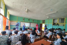 Edukasi #Cari_aman bersama Disnaker Pontianak