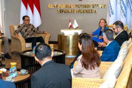 Ministry urges Boeing to build component factory in Indonesia