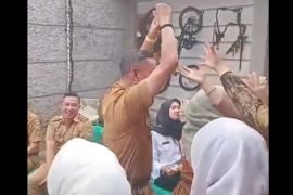 Sekda Jabar minta Pj Bupati Kuningan tindak lanjuti ASN Dinkes yang 'nyawer'