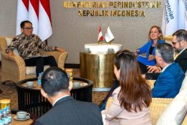 Wamenperin minta Boeing membangun pabrik komponen pesawat di Indonesia