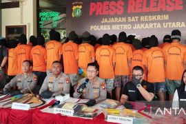 Polisi tangkap 16 pencuri dan begal di Jakut